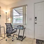 2 Mi To Boardwalk Home With Grill In Dania Beach!