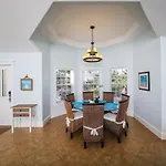 Starfish Isle By Beach Retreats