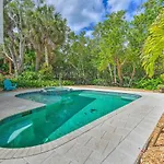 Canalfront Anna Maria Cottage With Pool And Hot Tub!