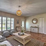 Naples Oasis With Screened Pool, Bike To Beach!