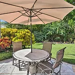 Tropical Palm Beach Escape With Outdoor Paradise!