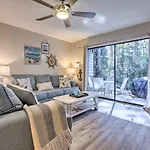 Renovated Gem With Pool Access Quarter Mi To Beach