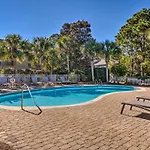 Renovated Gem With Pool Access Quarter Mi To Beach