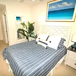 Tropical Beach Condo - Pool, Shops, 86\