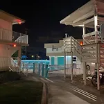 Carousel Beach Inn