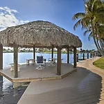 Luxe Cape Coral Escape With Boat Dock And Cabana!