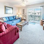 Hermitage By The Bay 305