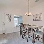 The Villages Villa With Community Amenities!