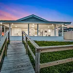 Sunrise Beach Retreat