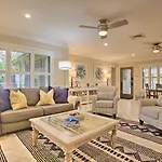 Updated And Private Oakland Park Gem About 2 Mi To Beach