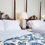 Inn At Pelican Bay