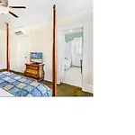Lakeside Inn On Lake Dora