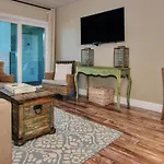 Bungalow Beach Place 2