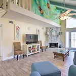 Cape Canaveral Cottage With Pool - Walk To Beach!
