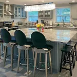 Renovated Port Richey Oasis With Lanai And Grill!