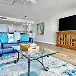 Chateaux Sunset Suites 408