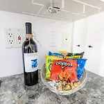 8 Guest,5 Min To Beach, Restaurant, Everything