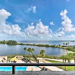 Sunny Hudson Condo With Private Beach Access!