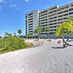 Sunny Hudson Condo With Private Beach Access!