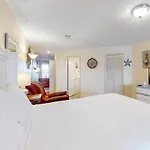 The Inn At St. Thomas Square # 1205B