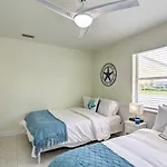 Bayfront Jensen Beach Home Dock And Lanai!