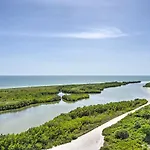 Beachfront Marco Island Condo With Pool Access!