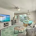 Bright And Breezy Cape Coral Retreat With Pool!