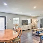 Dog-Friendly Home With Gas Grill - Walk To Rose Bay!