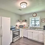 Dog-Friendly Home With Gas Grill - Walk To Rose Bay!