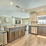 Luxe Cape Coral Escape With Pool 4 Mi To Beach