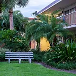 Red Roof Inn Plus+ & Suites Naples Downtown-5Th Ave S