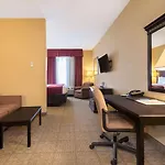 Comfort Inn & Suites Maingate South