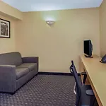 La Quinta By Wyndham Naples Downtown