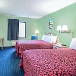 Days Inn by Wyndham Panama City/Callaway