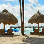 Newport Beachside Hotel & Resort