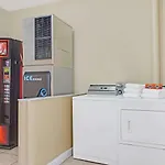Super 8 By Wyndham Daytona Beach
