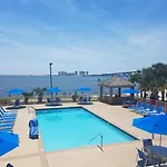 Best Western Navarre Waterfront