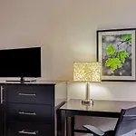 La Quinta Inn & Suites by Wyndham Miami Lakes