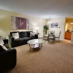 Ramada By Wyndham Jacksonville Hotel & Conference Center