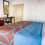Super 8 By Wyndham St. Petersburg
