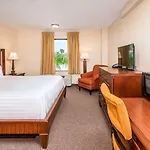 Days Inn & Suites By Wyndham Lake Okeechobee