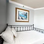 The Inn At St. Thomas Square #1208A