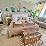 Beach Oasis 704 Lovely Daytona Ocean Front For 5 Sleeps Up To 12