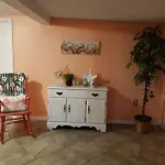 Nana\'S Cheerful Cottage