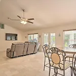 Spacious Cape Coral Retreat With Lanai And Pool!