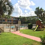 Roomba Inn & Suites At Old Town