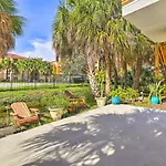 Family-Friendly Tampa Home Less Than 3 Mi To Ocean!