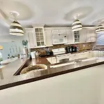 Beach Oasis 704 Lovely Daytona Ocean Front For 5 Sleeps Up To 12