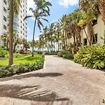 2 Bedrooms 2 Full Bathrooms Apt. On The Beach