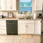 Prime Location - 15 Mins From Downtown + Airport!